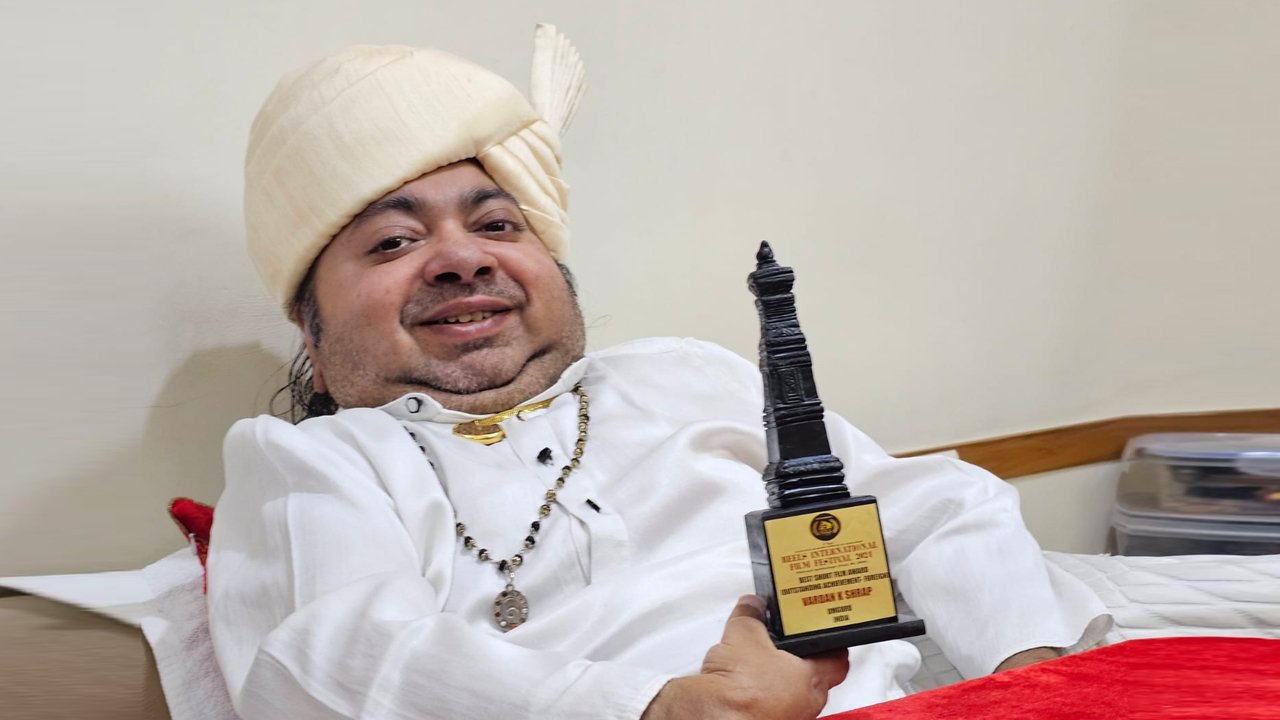 Omguru A Journey Through Theatre, Cinema, Music, Literature & the Ahmedabad International Film Festival (AIFF)